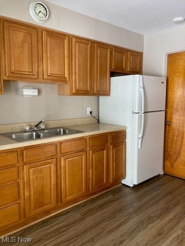 10110 Lynden Oval, Parma Heights, OH 44130