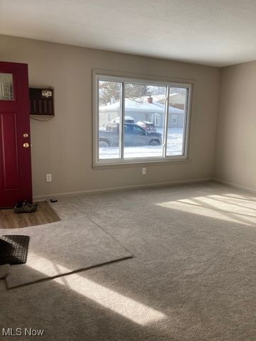 10110 Lynden Oval, Parma Heights, OH 44130