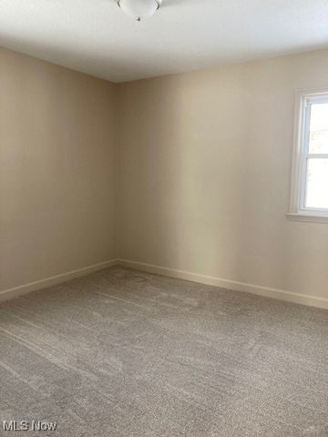 10110 Lynden Oval, Parma Heights, OH 44130