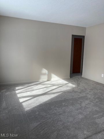 10110 Lynden Oval, Parma Heights, OH 44130