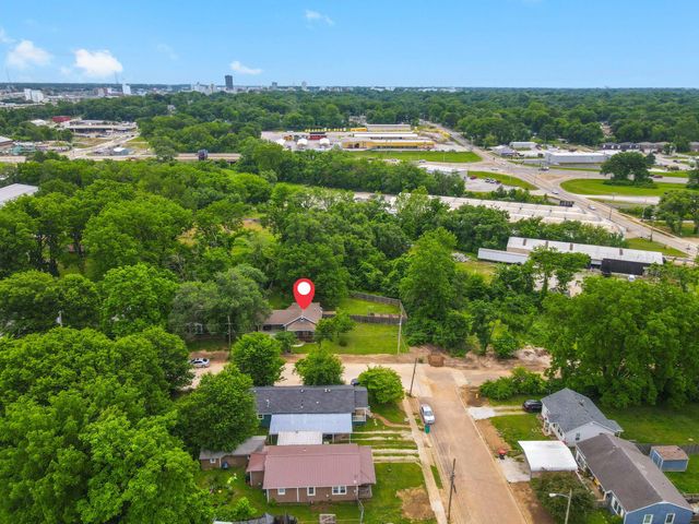 528 S Lexington Avenue, Springfield, MO 65806