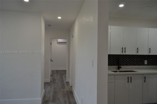 940 NW 8th Ave, Pompano Beach, FL 33060