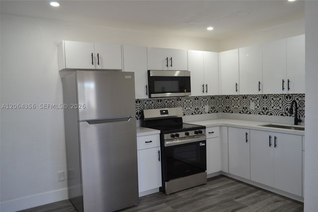 940 NW 8th Ave, Pompano Beach, FL 33060
