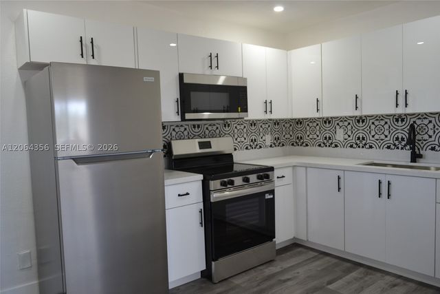 940 NW 8th Ave, Pompano Beach, FL 33060