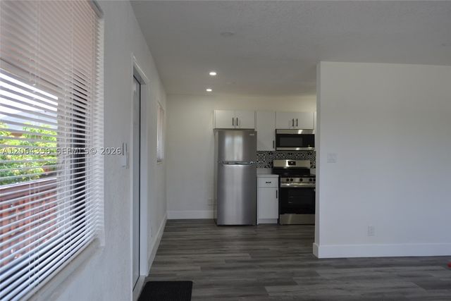 940 NW 8th Ave, Pompano Beach, FL 33060