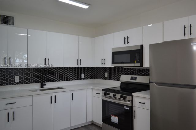 940 NW 8th Ave, Pompano Beach, FL 33060