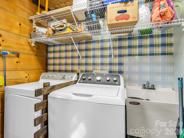 247 Woods Road, Spruce Pine, NC 28777