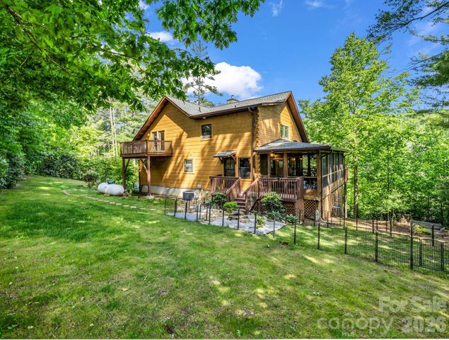 247 Woods Road, Spruce Pine, NC 28777