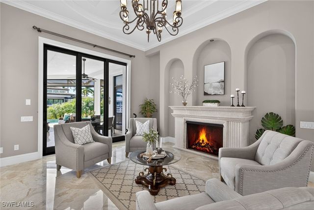 1330 MARLIN DR, Naples, FL 34102