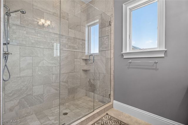 1330 MARLIN DR, Naples, FL 34102