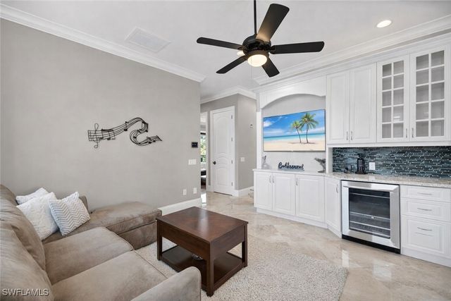 1330 MARLIN DR, Naples, FL 34102