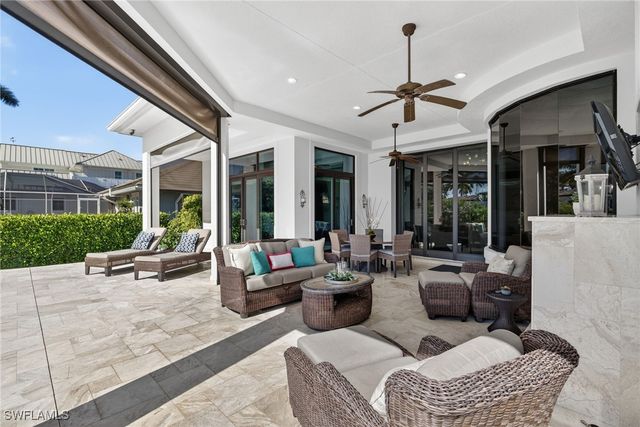 1330 MARLIN DR, Naples, FL 34102