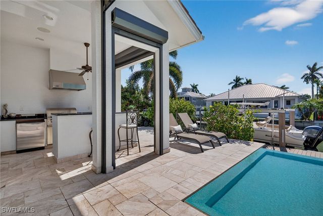 1330 MARLIN DR, Naples, FL 34102