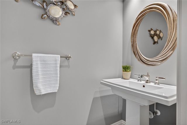 1330 MARLIN DR, Naples, FL 34102