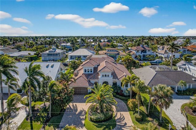 1330 MARLIN DR, Naples, FL 34102