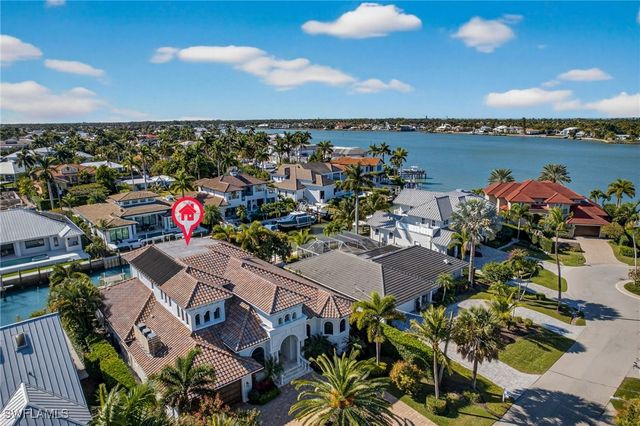 1330 MARLIN DR, Naples, FL 34102