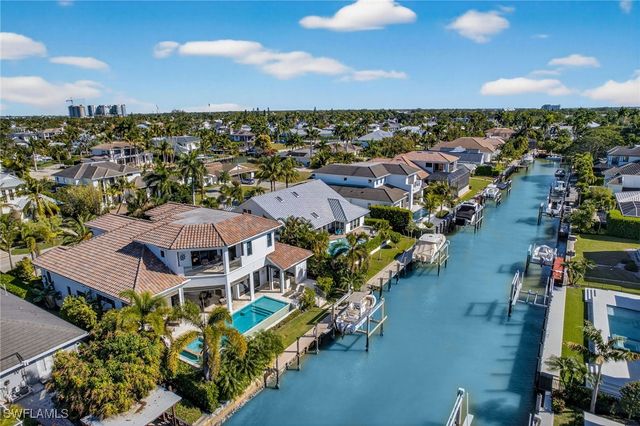 1330 MARLIN DR, Naples, FL 34102