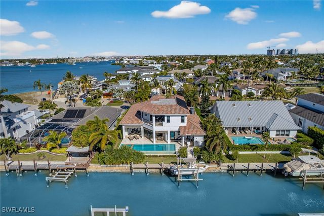 1330 MARLIN DR, Naples, FL 34102