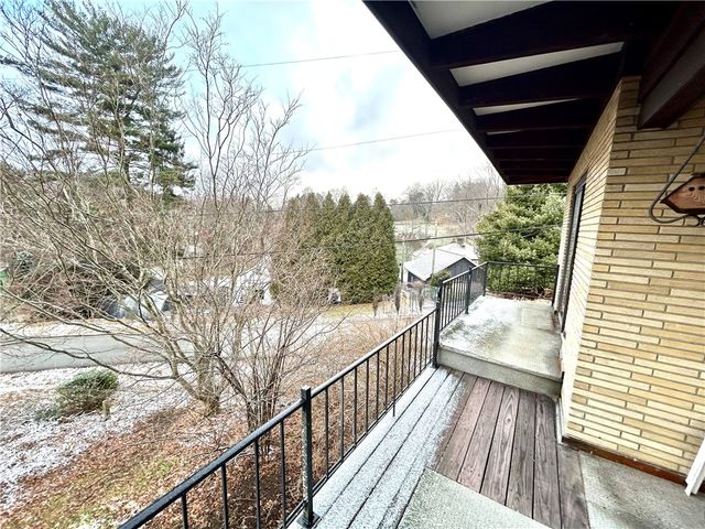 107 Rockwell Dr, Hempfield Twp, PA 15644