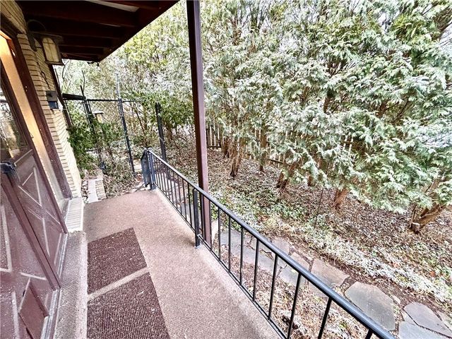 107 Rockwell Dr, Hempfield Twp, PA 15644