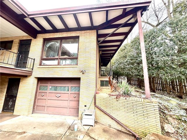 107 Rockwell Dr, Hempfield Twp, PA 15644