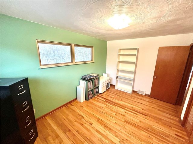 107 Rockwell Dr, Hempfield Twp, PA 15644