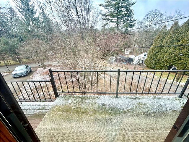 107 Rockwell Dr, Hempfield Twp, PA 15644