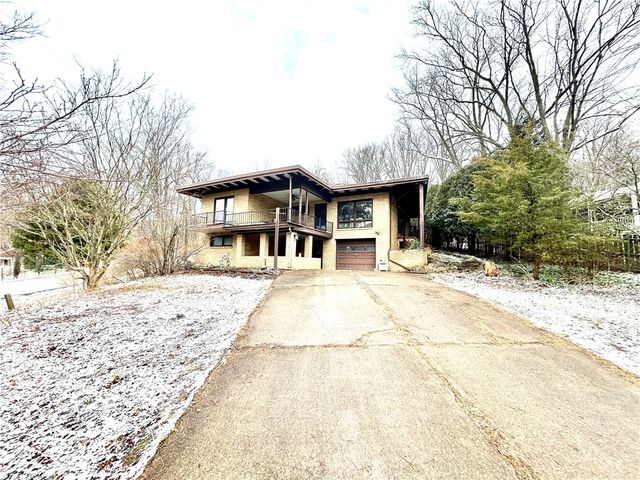 107 Rockwell Dr, Hempfield Twp, PA 15644