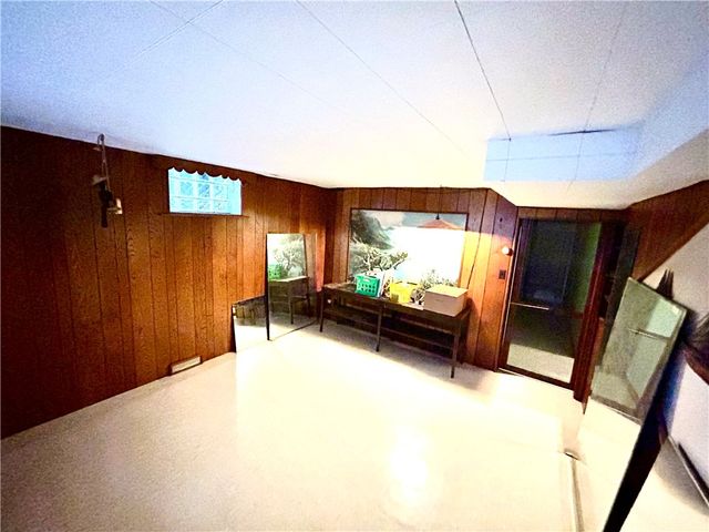 107 Rockwell Dr, Hempfield Twp, PA 15644