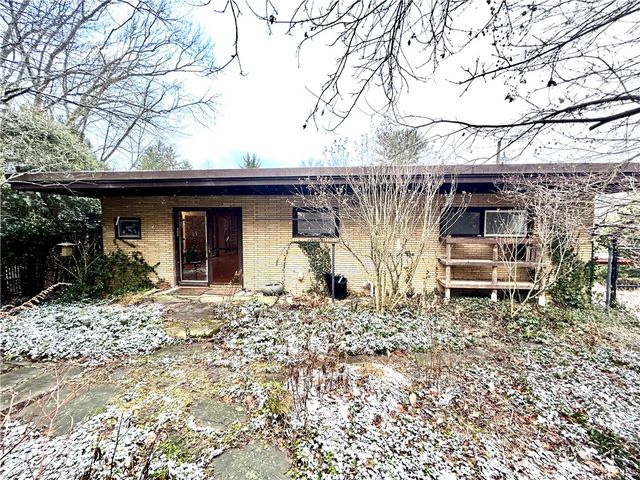 107 Rockwell Dr, Hempfield Twp, PA 15644