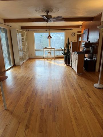 107 Rockwell Dr, Hempfield Twp, PA 15644