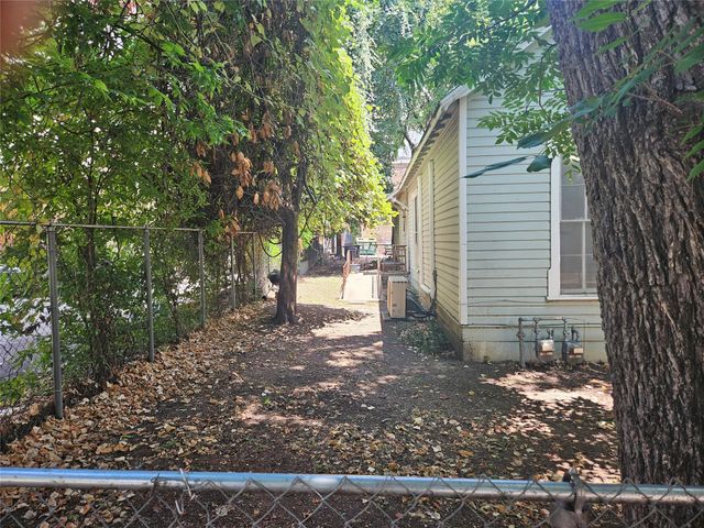 704 W 22nd ST A, Austin, TX 78705