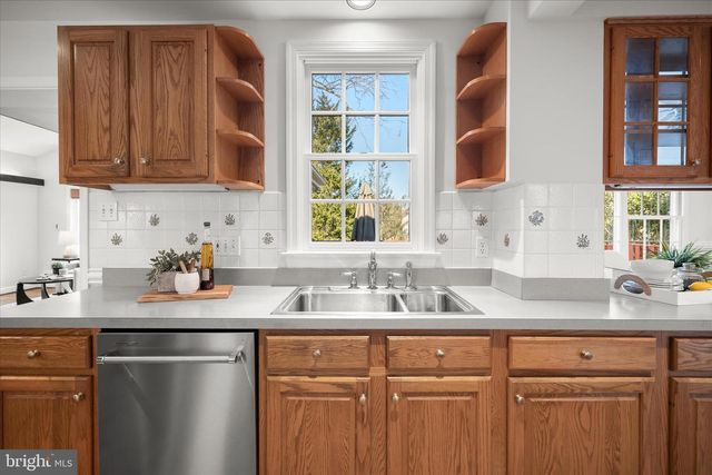 6005 CORBIN RD, Bethesda, MD 20816