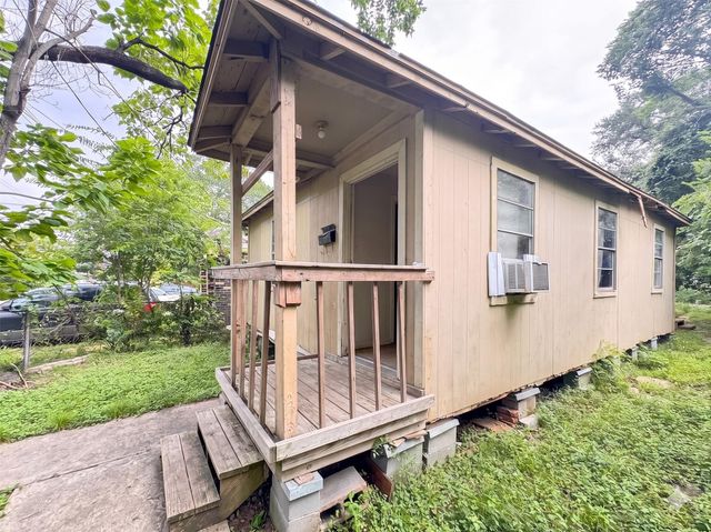 8025 Avenue E, Houston, TX 77012
