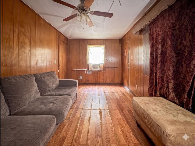 8025 Avenue E, Houston, TX 77012