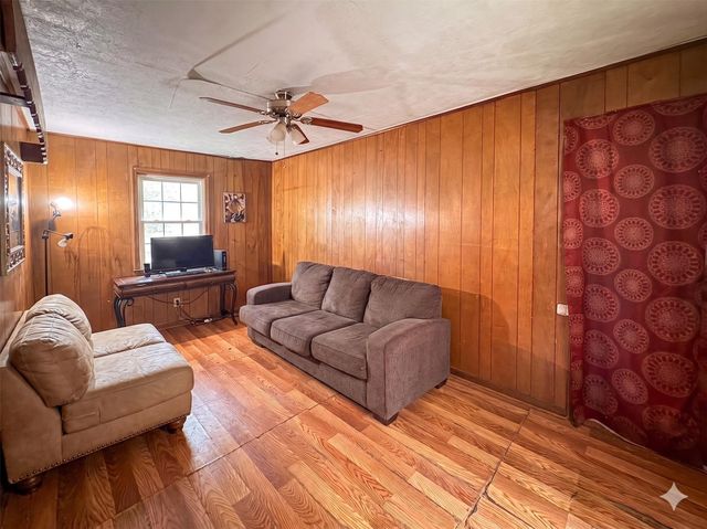 8025 Avenue E, Houston, TX 77012
