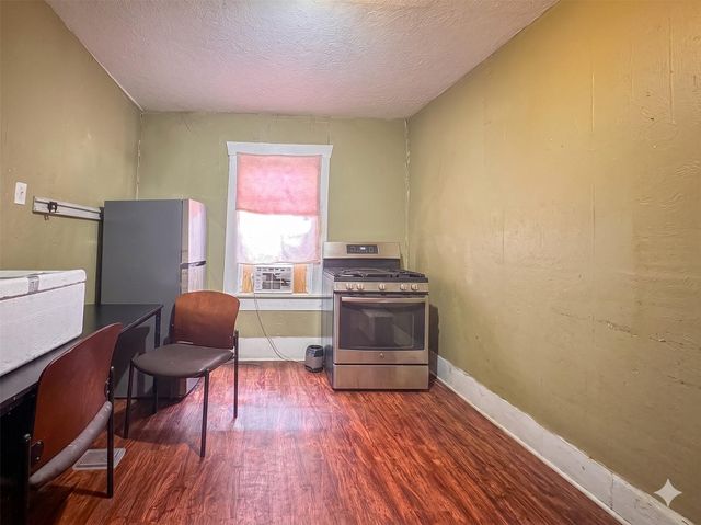 8025 Avenue E, Houston, TX 77012