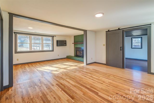 268 Longs Chapel Road, Weaverville, NC 28787