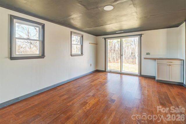 268 Longs Chapel Road, Weaverville, NC 28787