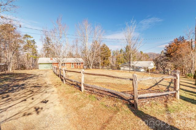 268 Longs Chapel Road, Weaverville, NC 28787