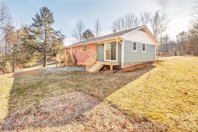 268 Longs Chapel Road, Weaverville, NC 28787