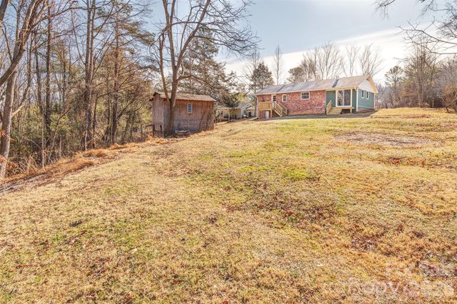 268 Longs Chapel Road, Weaverville, NC 28787