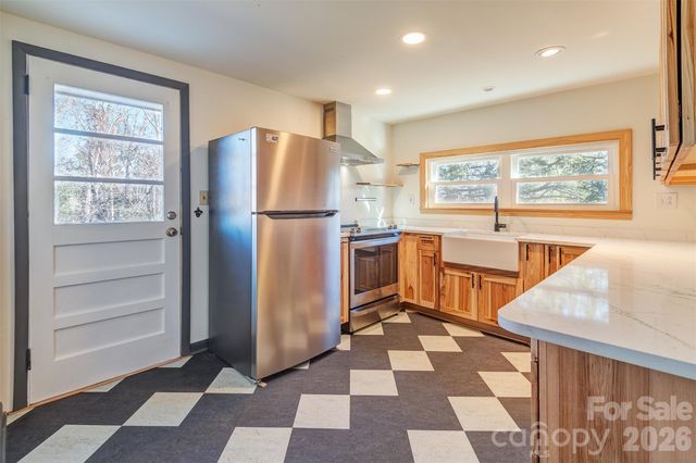 268 Longs Chapel Road, Weaverville, NC 28787