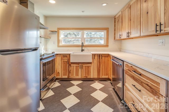 268 Longs Chapel Road, Weaverville, NC 28787