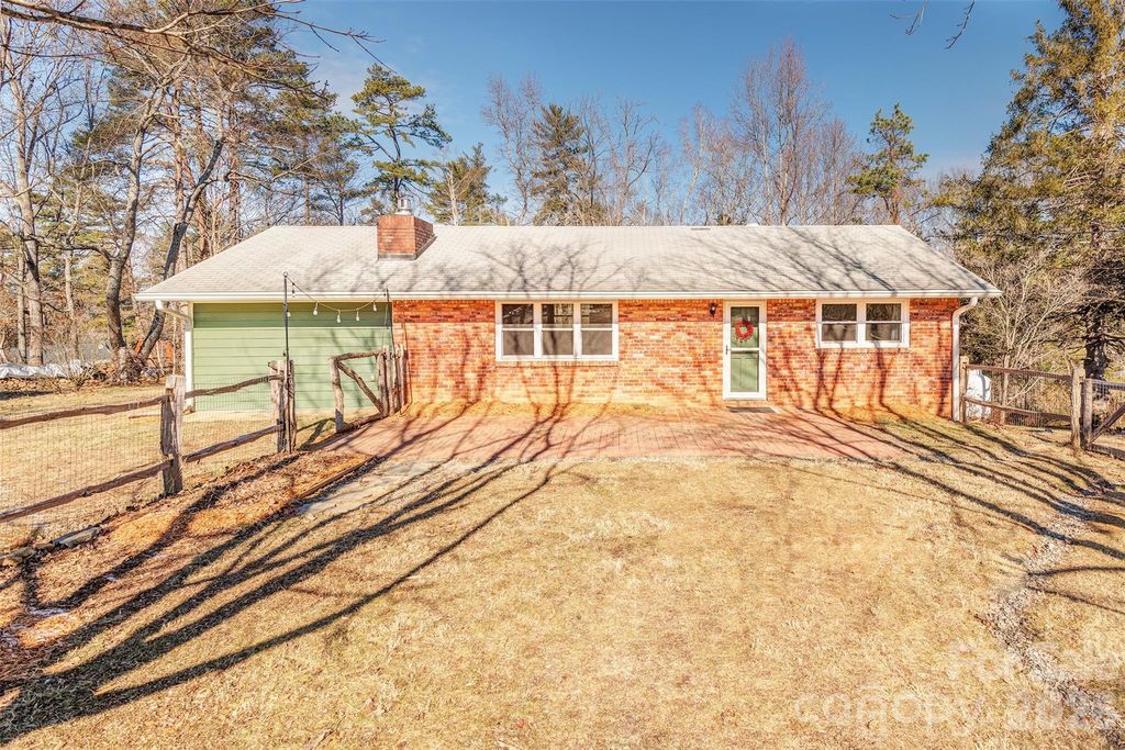 268 Longs Chapel Road, Weaverville, NC 28787