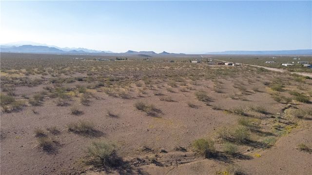 012 S Bacobi Rd, Golden Valley, AZ 86413