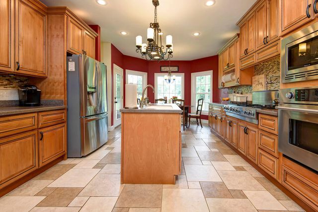 528 Mary Lynn Lane, Nixa, MO 65714