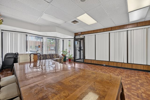 3549 W Irving Park Road 1F, Chicago, IL 60618
