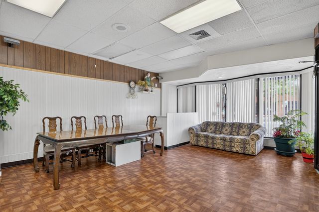 3549 W Irving Park Road 1F, Chicago, IL 60618