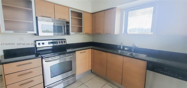 3300 NE 191st St 501, Aventura, FL 33180